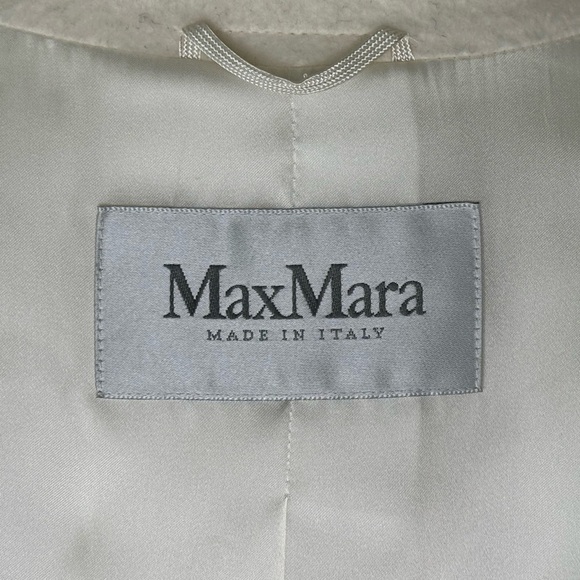 Max Mara Wool Coat - Timeless Elegance and Italian Craftsmanship ๐ - Picture 9 of 16